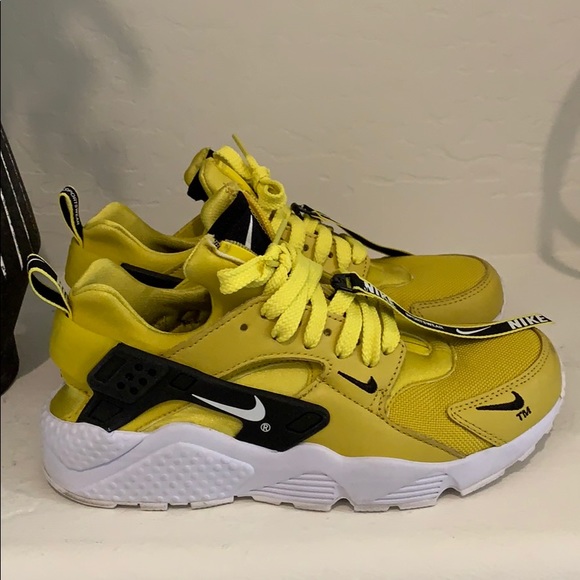 Nike Shoes - Nike huarache